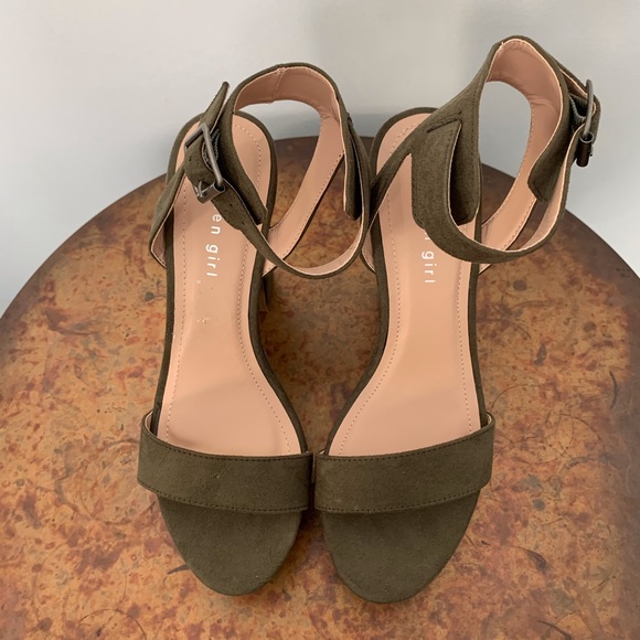 Madden Girl Platform Heel - Picture 3 of 6